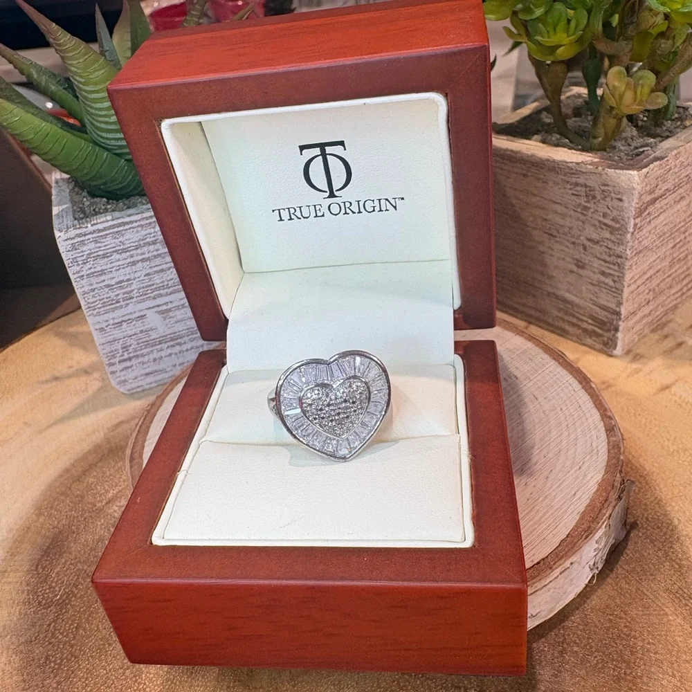 Silvertone Heart Ring 🩶